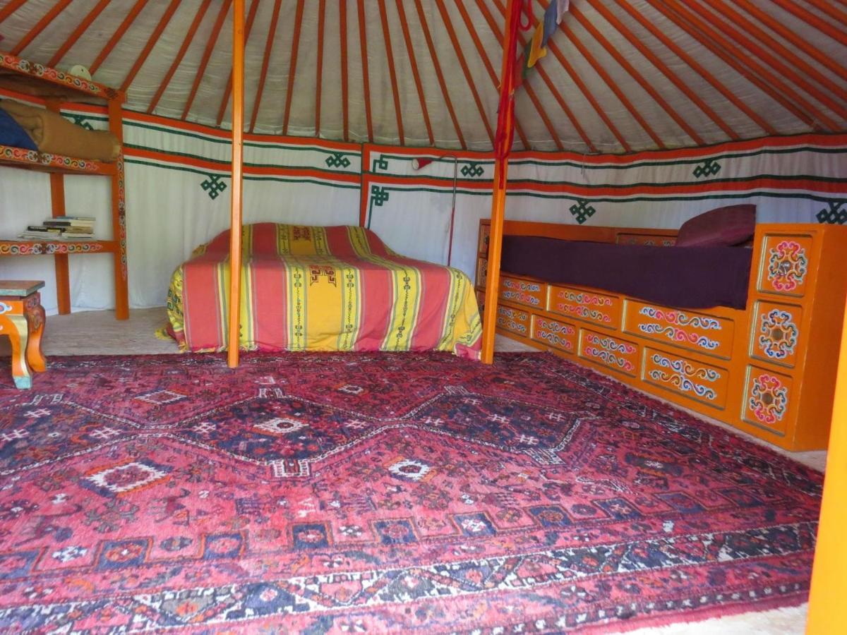 La Ferme Saint Jean - Les Yourtes Hotel Екстериор снимка